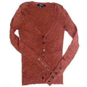 Ribbed v-neck sweater